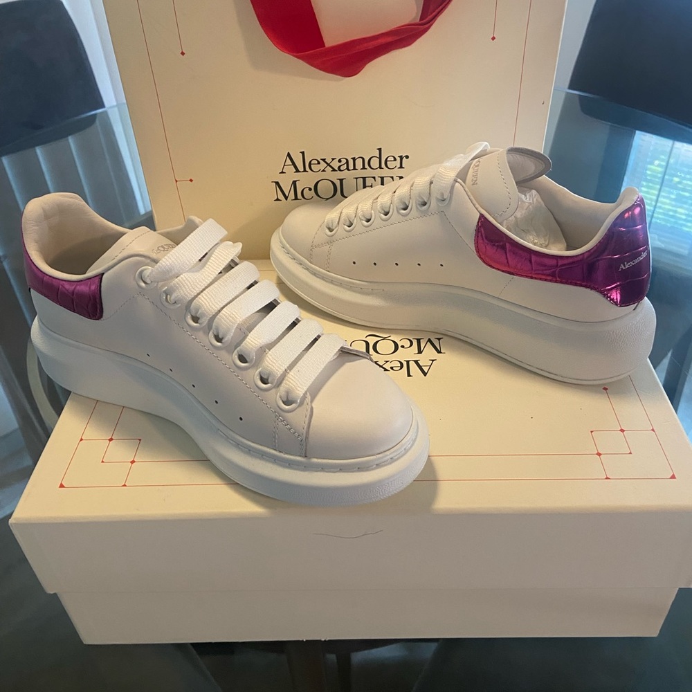 Alexander McQueen women shoe size 7 worn I time